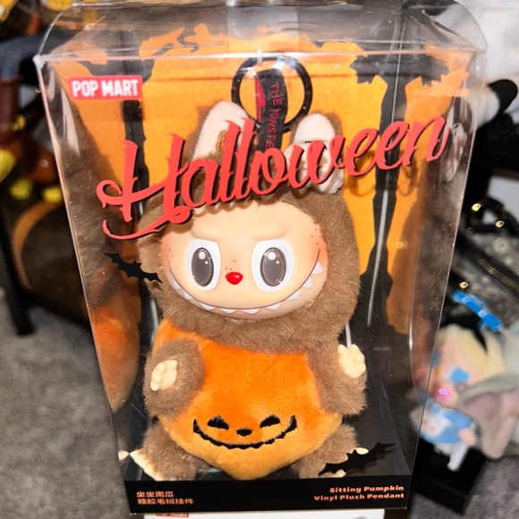 Halloween Sitting Pumpkin Vinyl Plush Pendant - Picture 1 of 13
